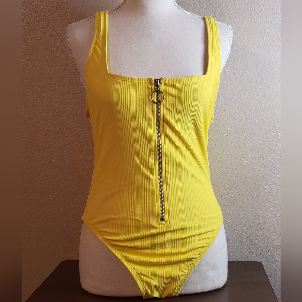 NWOT Sexy Yellow Zippers Swimsuit